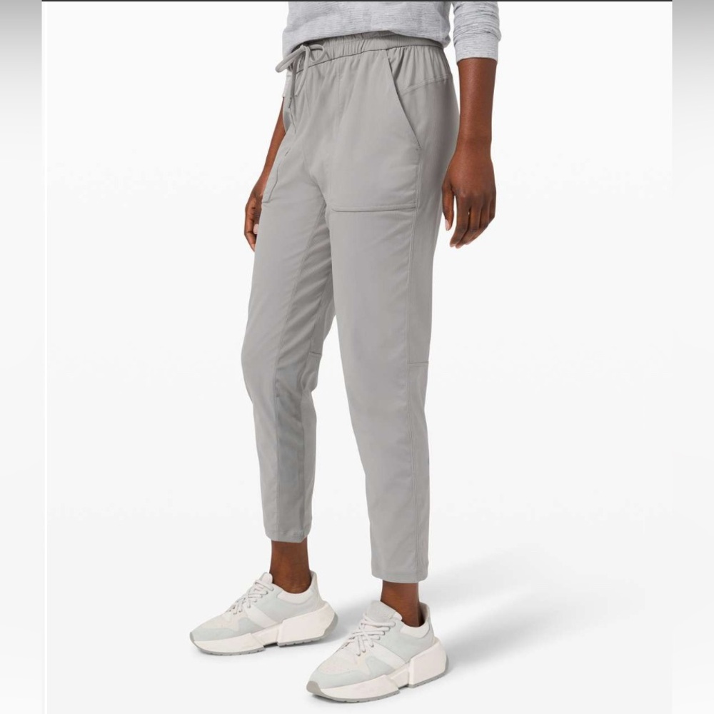 Lululemon Beyond the Studio Pants slim, size 6